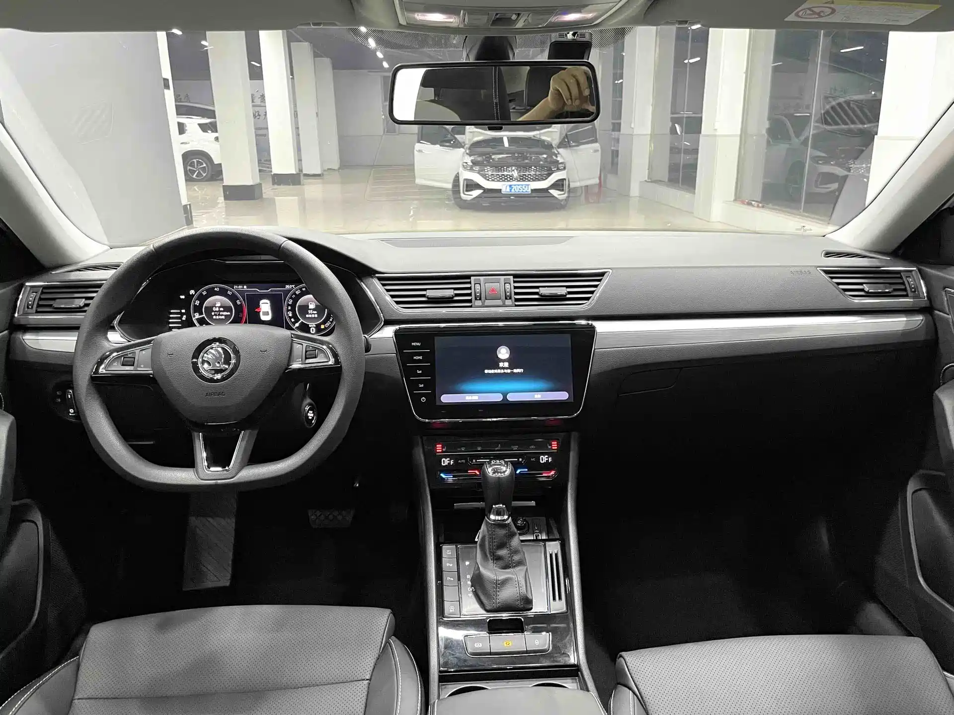 Фото 9 - Škoda Superb