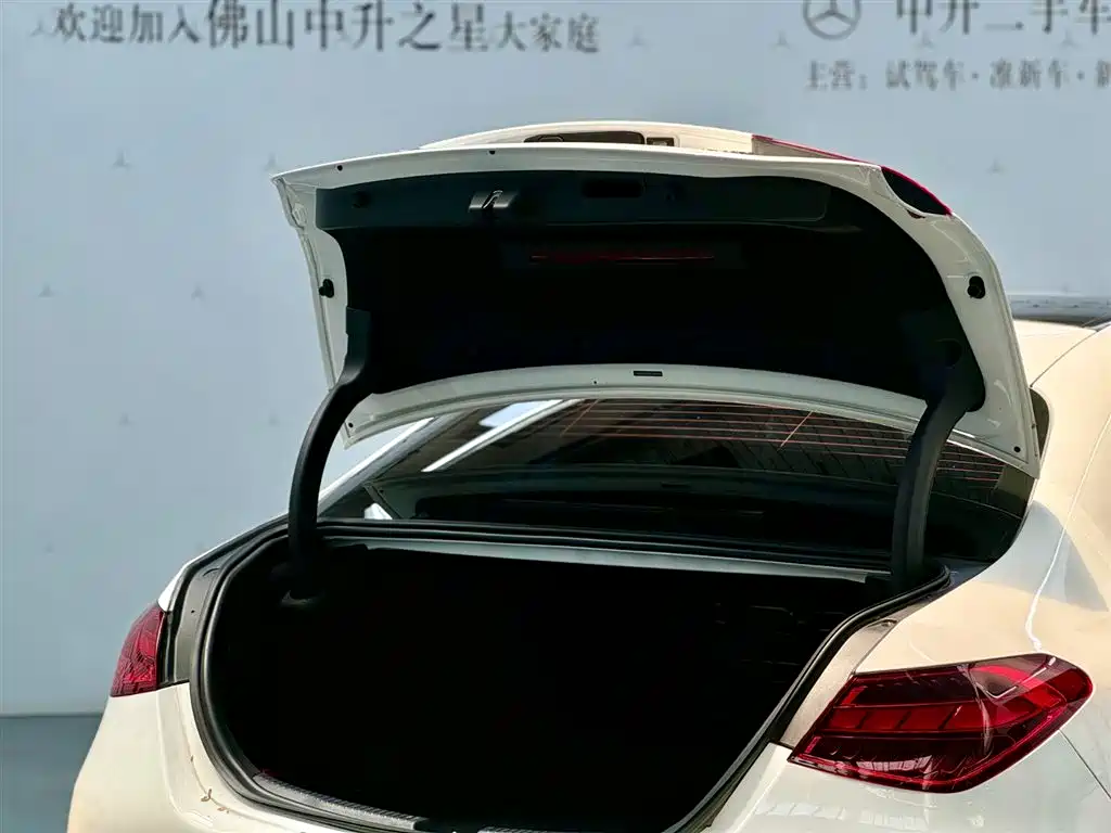 Mercedes-Benz C-Class 2024 C 260 L Sport фото 3