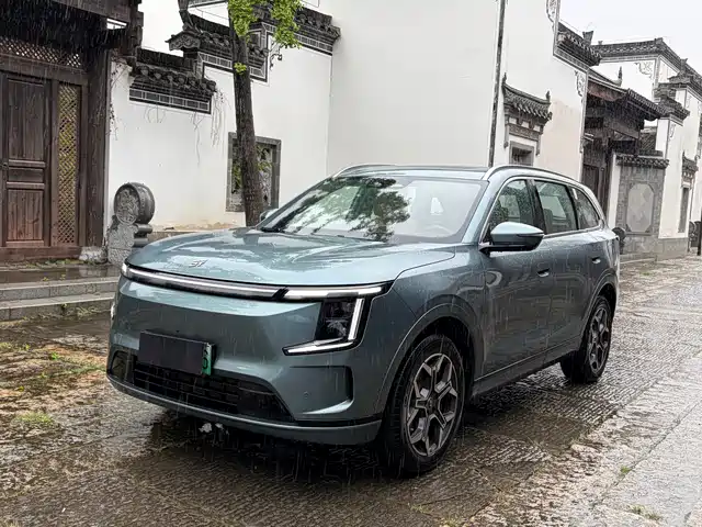  Jetour Shanhai Jetour Shanhai L7 PLUS 2025 Base Model 7-Seater