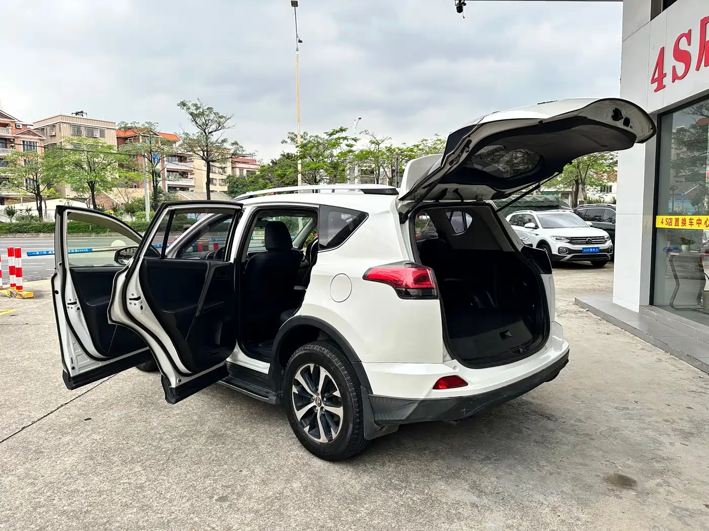 Toyota RAV4 Rongfang 2018 2.0L CVT 2WD Trend X Edition фото 21