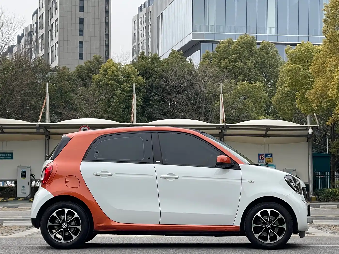 smart forfour 2017 2016 1.0L 52kW Passion Edition