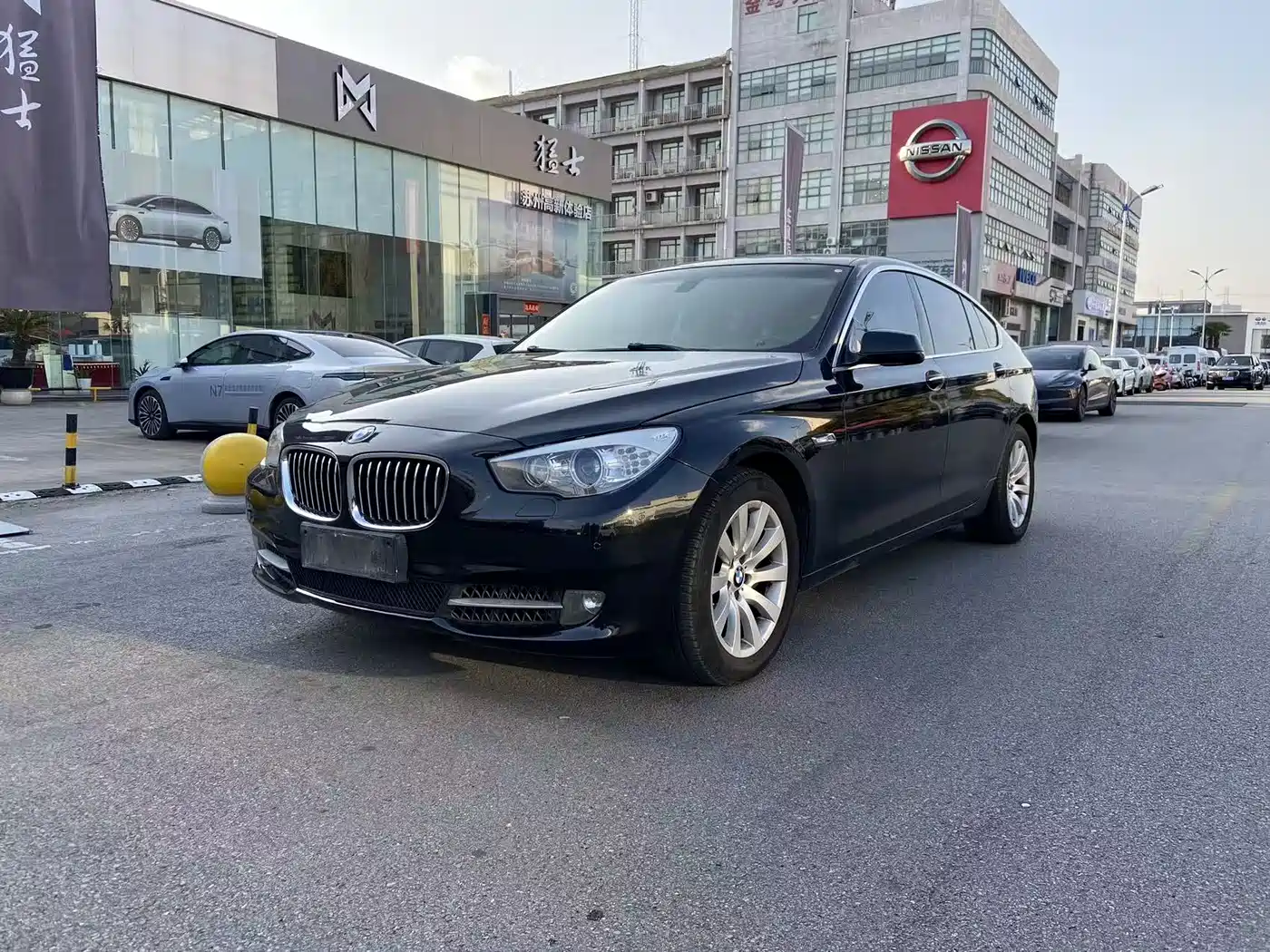BMW 5 Series GT 2011 535i xDrive Luxury Model
