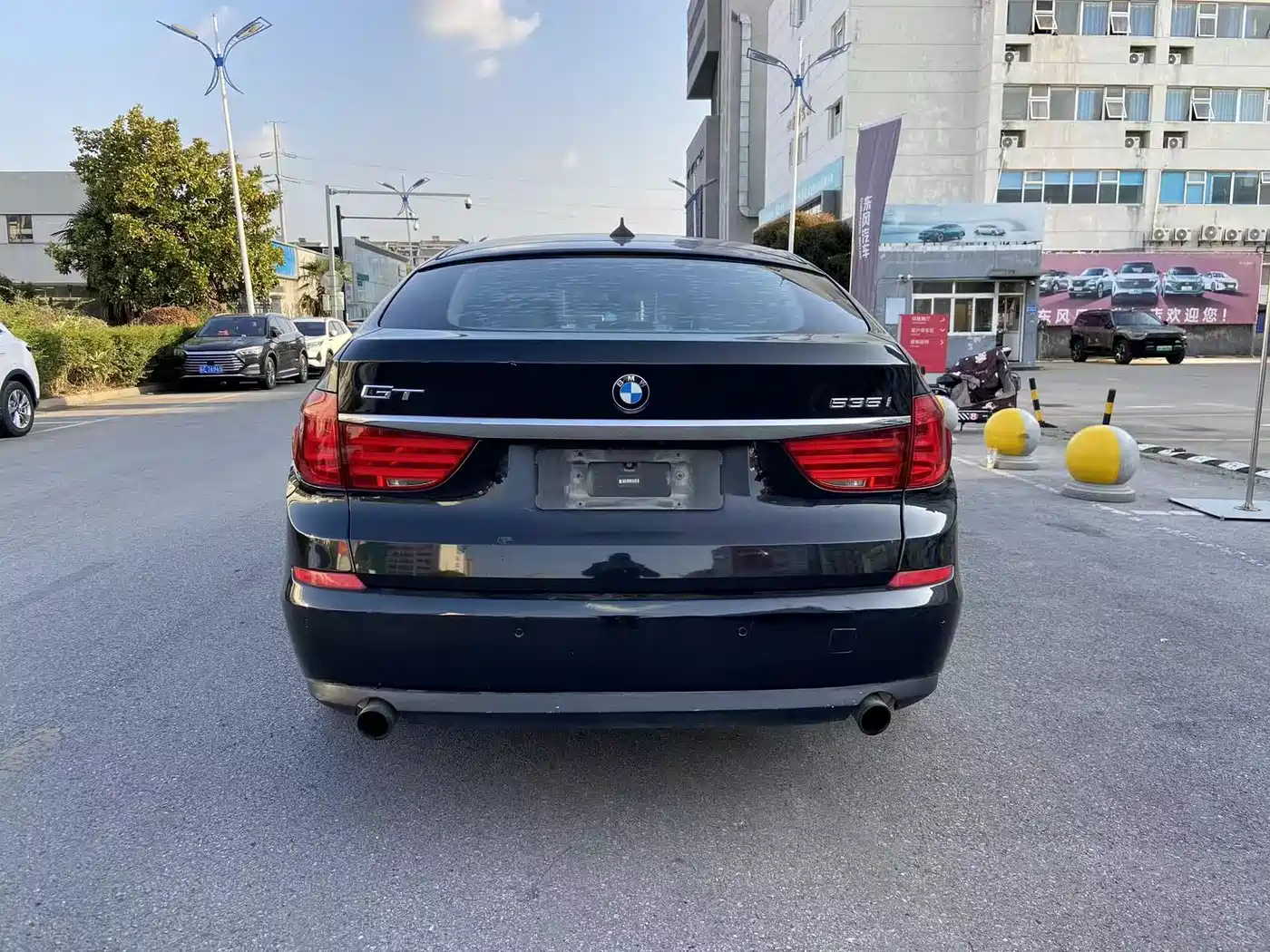 BMW 5 Series GT 2011 535i xDrive Luxury Model фото 8