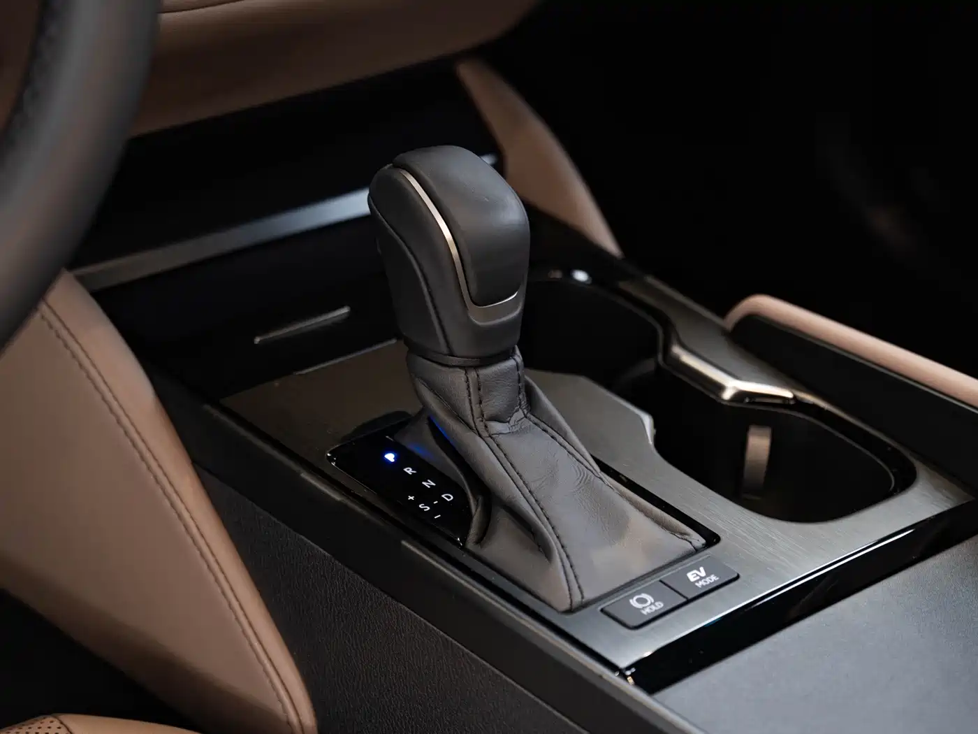 Фото 15 - Lexus ES