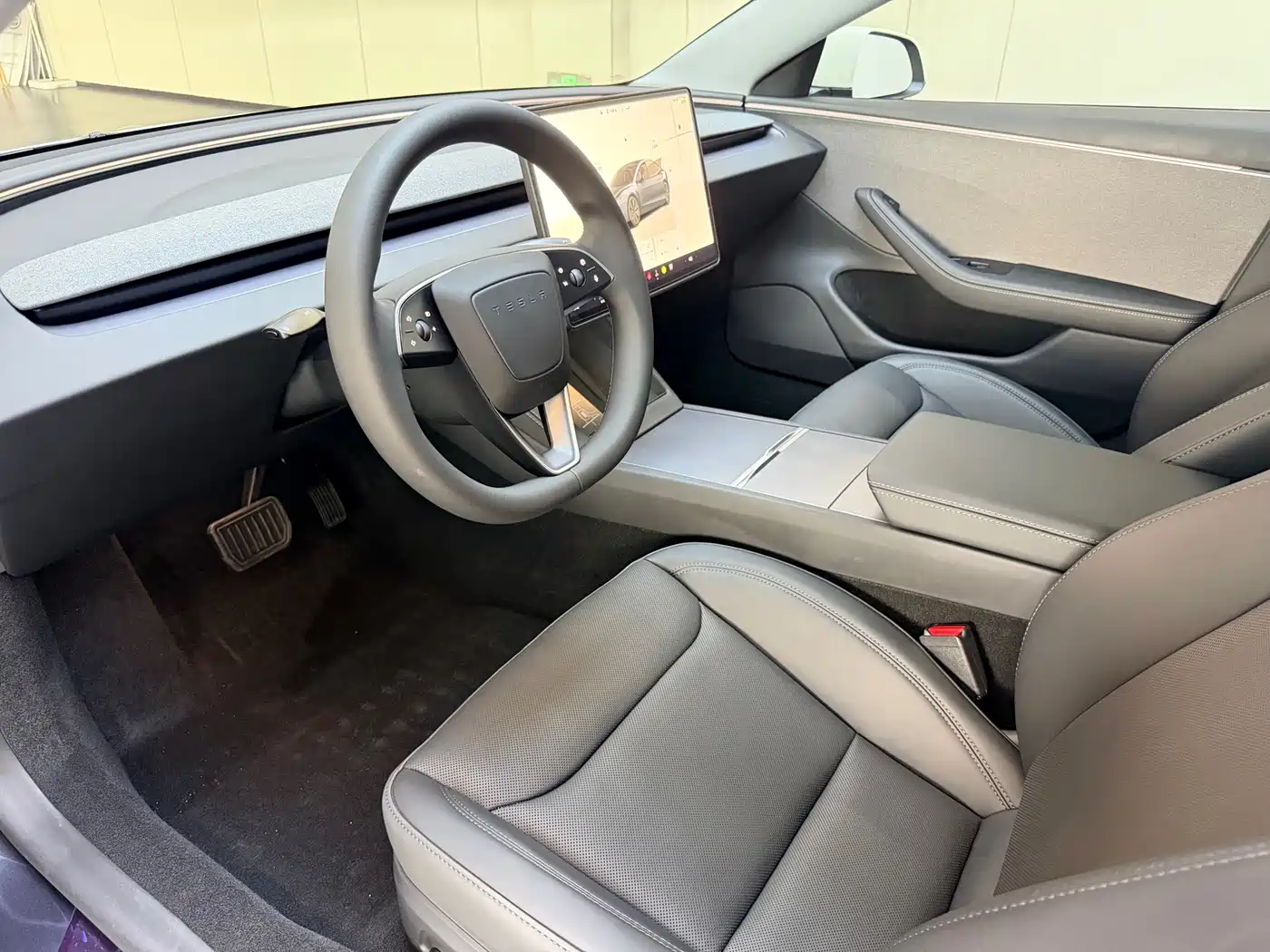 Фото 9 - Tesla Model 3