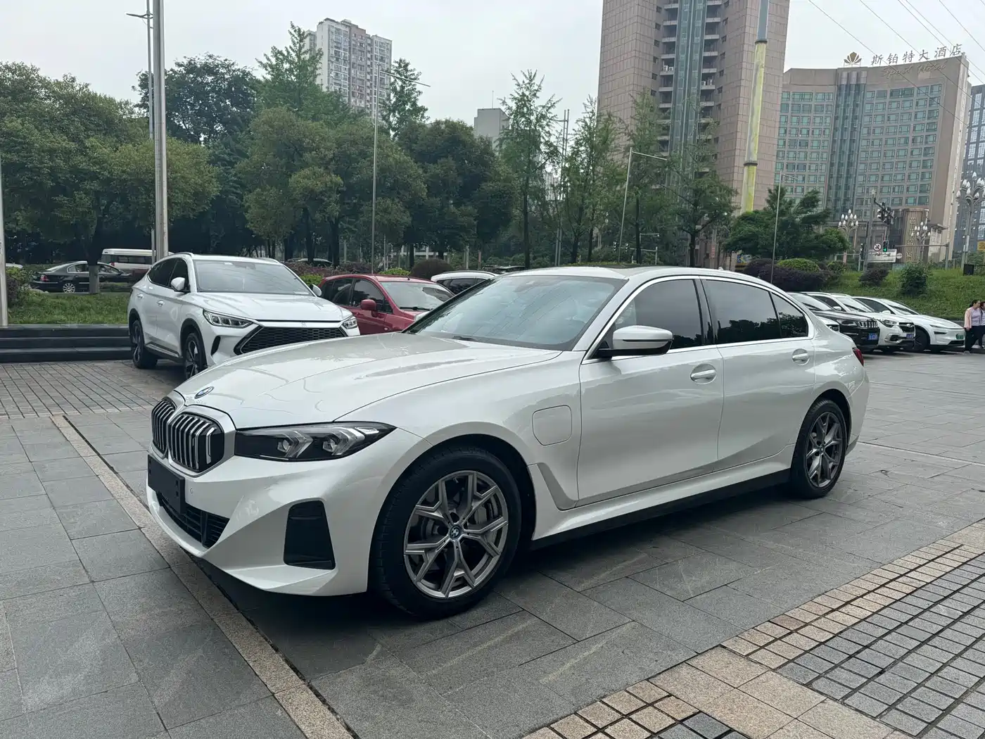 BMW i3 2024 eDrive 35 L фото 3