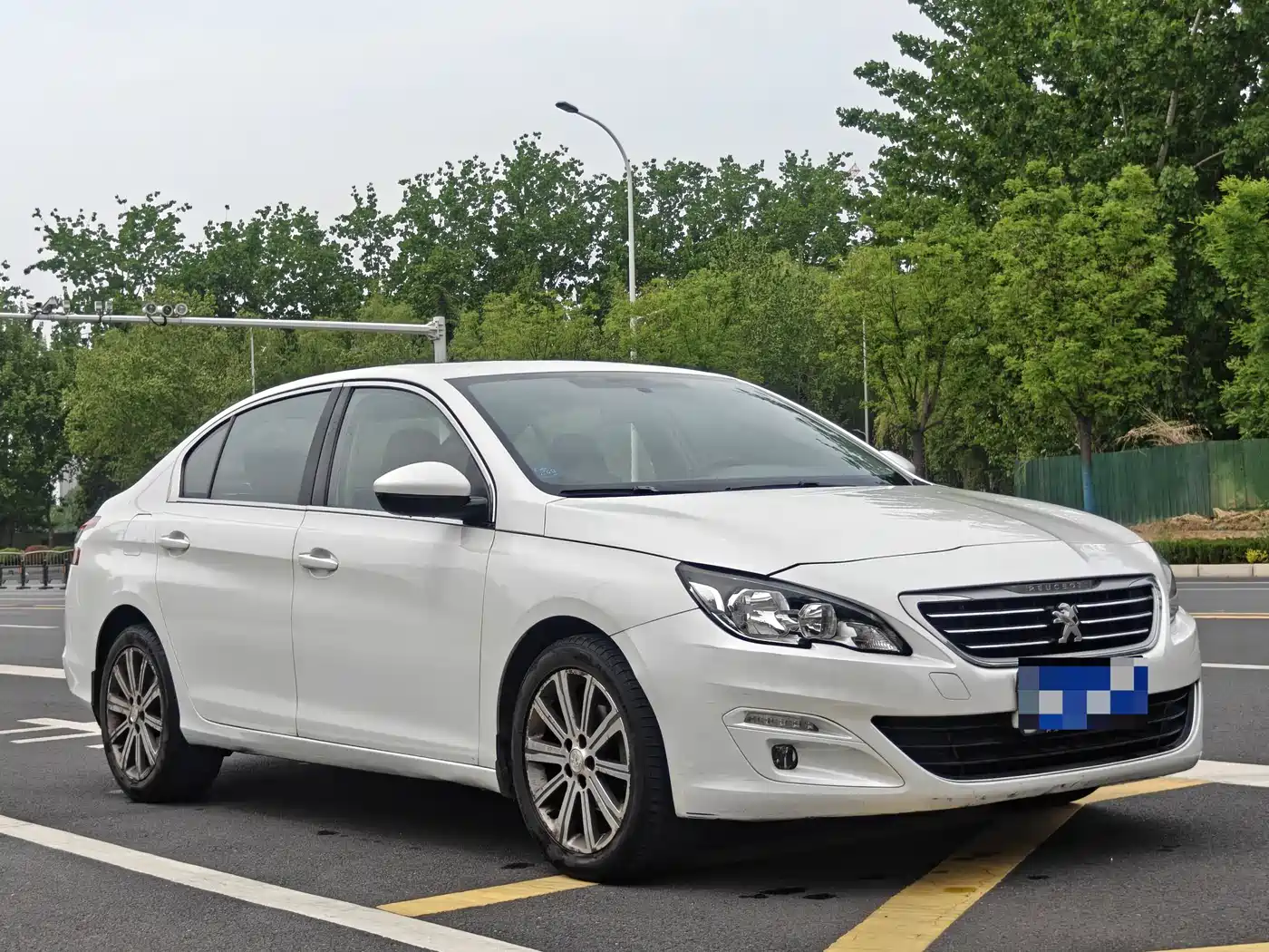 Peugeot 408 2014 1.8L Automatic Luxury Edition фото 3