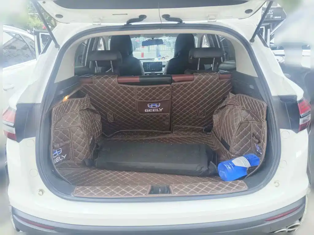 Фото 5 - Geely Coolray