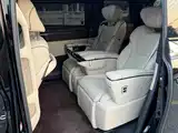 Фото 9 - Toyota Vellfire
