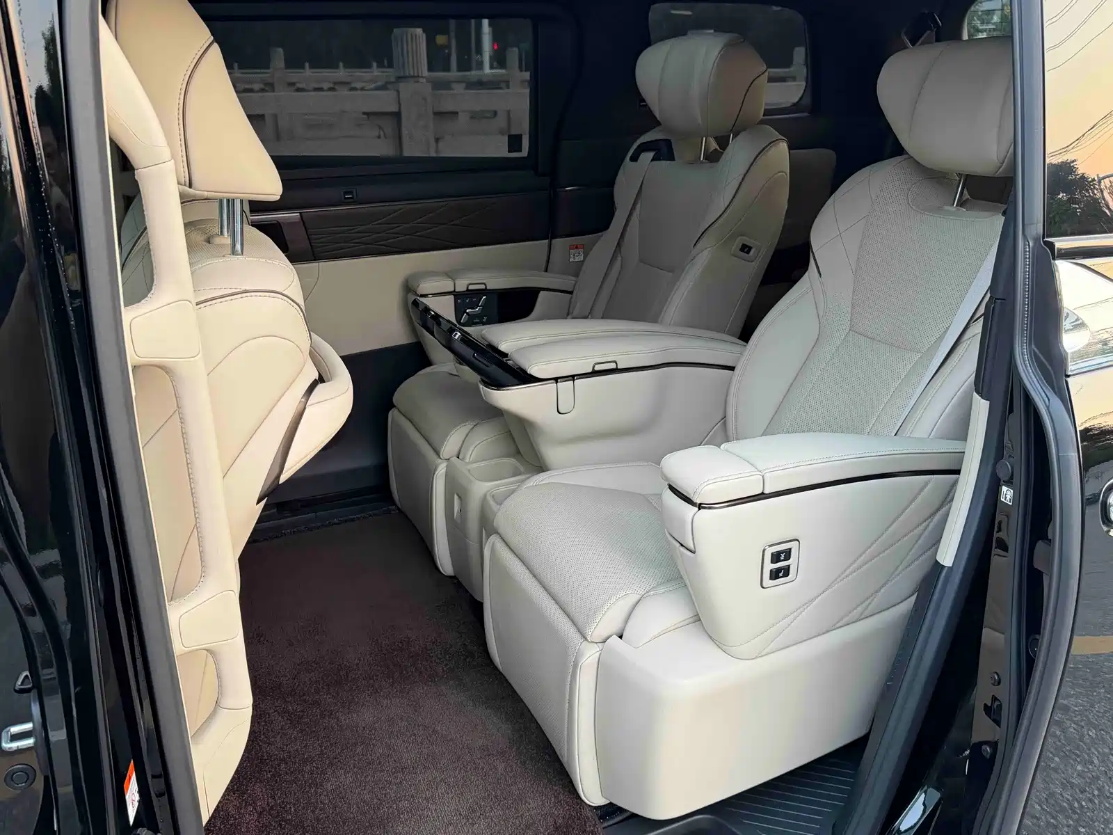 Фото 9 - Toyota Vellfire
