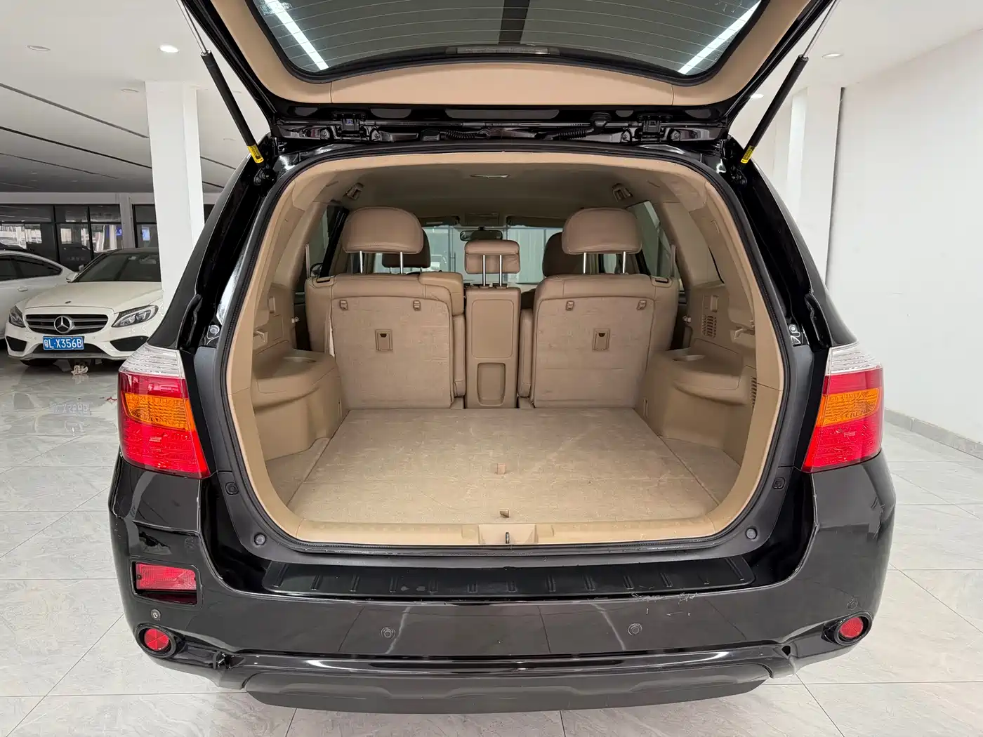 Toyota Highlander 2011 2.7L 2WD 5-seat Elite фото 14