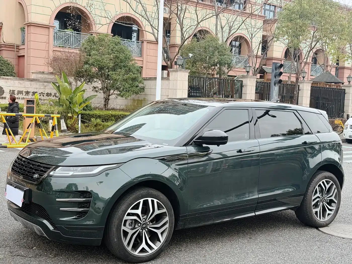 Land Rover Range Rover Evoque 2024 Range Rover Evoque L 249PS Light Master Edition фото 3