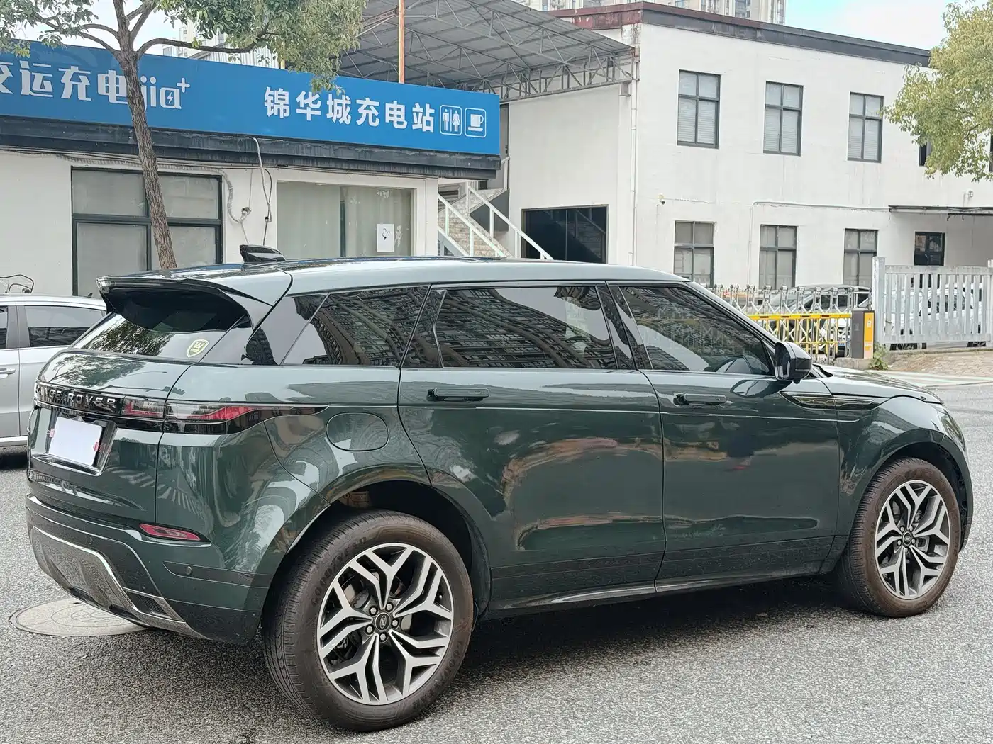 Land Rover Range Rover Evoque 2024 Range Rover Evoque L 249PS Light Master Edition фото 7