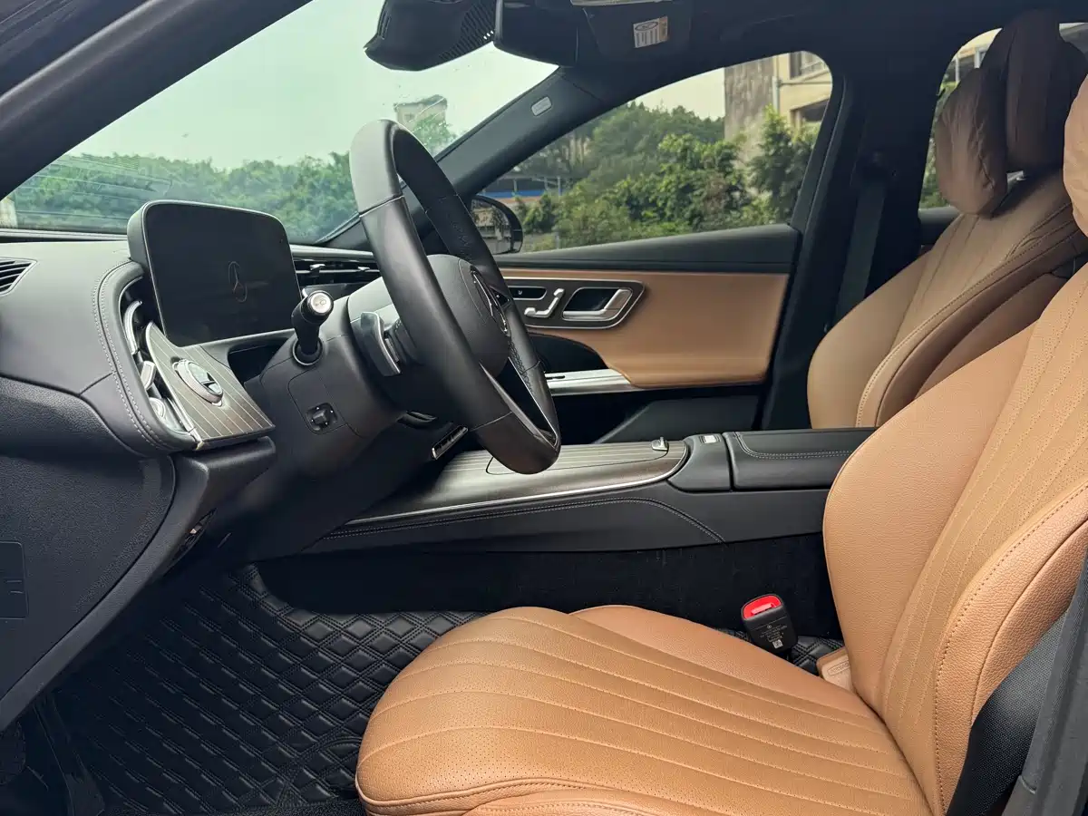 Mercedes-Benz E-Class 2024 E 300 L Fashion фото 4