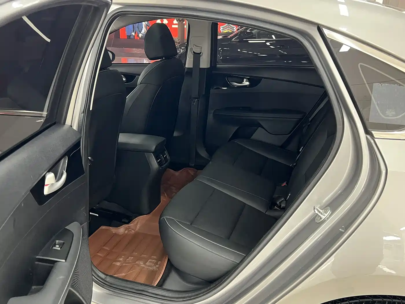 Kia K3 2021 1.5L CVT Fashion Edition фото 6