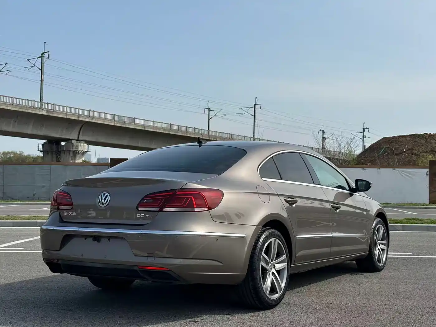 Volkswagen FAW-Volkswagen CC 2013 1.8TSI Luxury фото 4