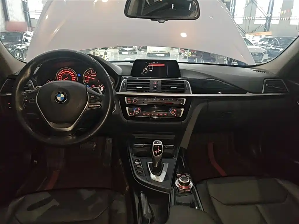 BMW 3 Series 2017 320Li M Sport фото 10