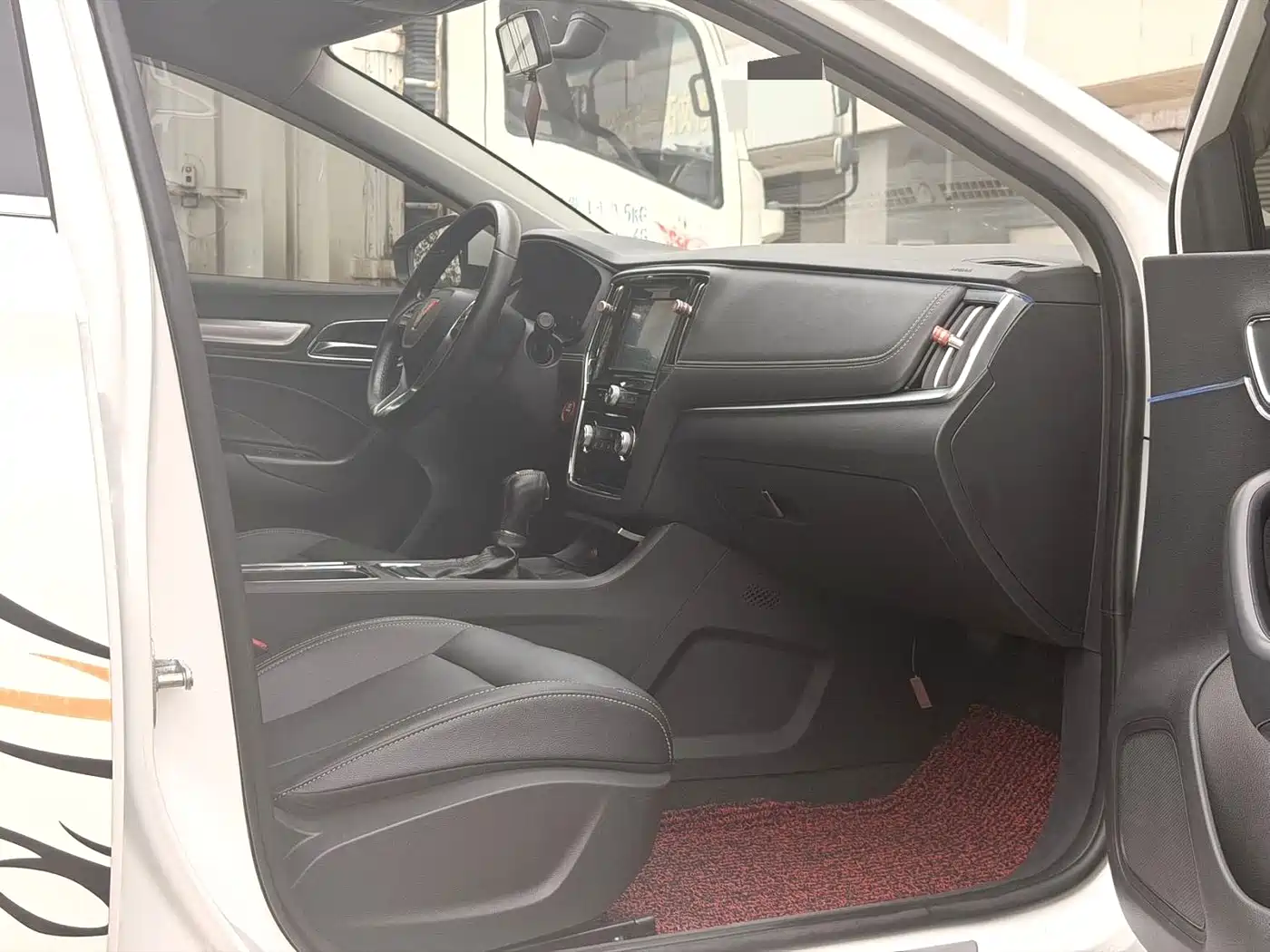 Roewe i6 2018 2018 20T Automatic Internet ZhiXiang Edition