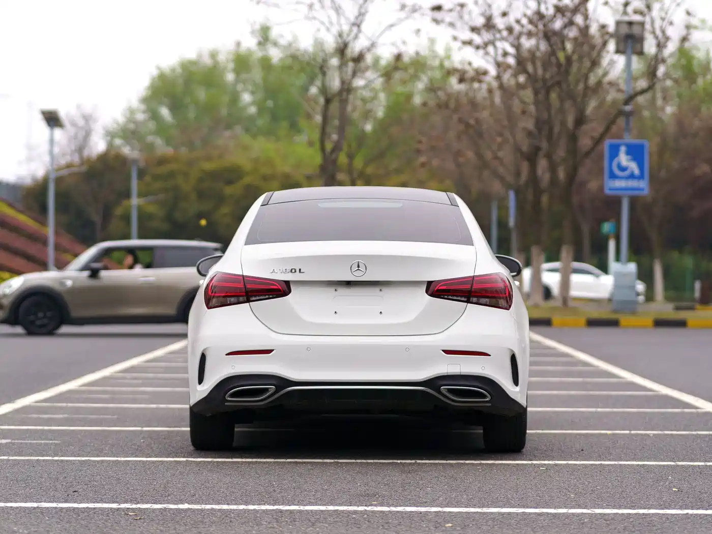Mercedes-Benz A-Class 2020 Facelift A 180 L Sport Sedan фото 5