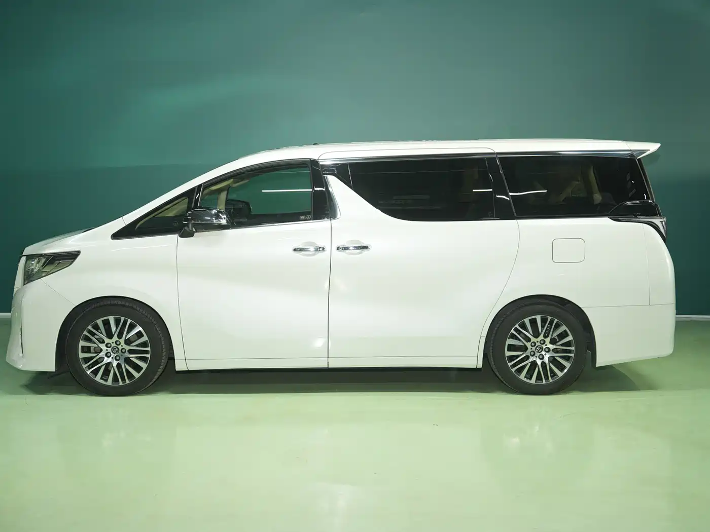 Toyota Alphard 2018 3.5L Premium фото 4