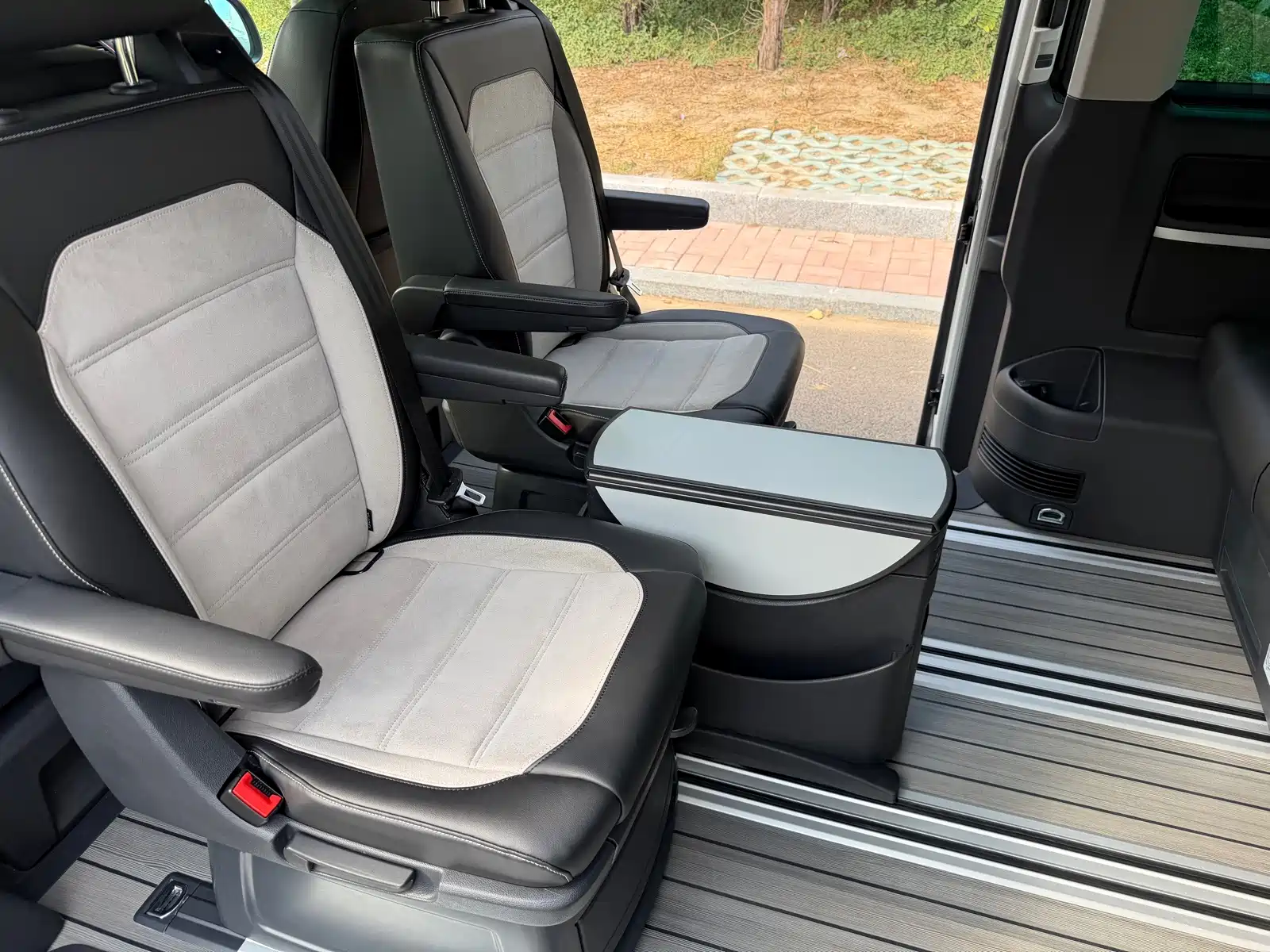 Фото 23 - Volkswagen Multivan
