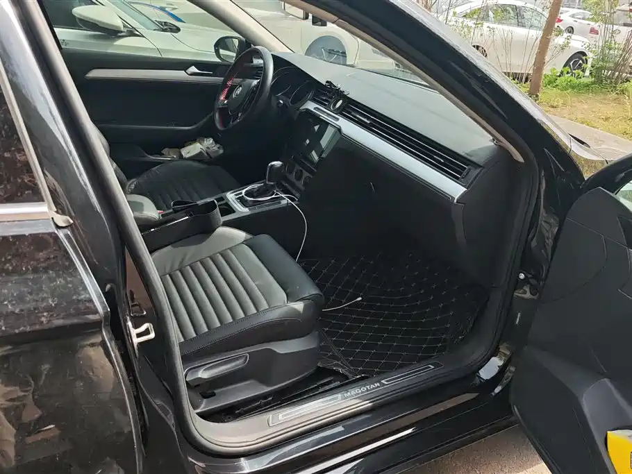 Volkswagen Magotan 2018 280TSI DSG Comfort фото 8