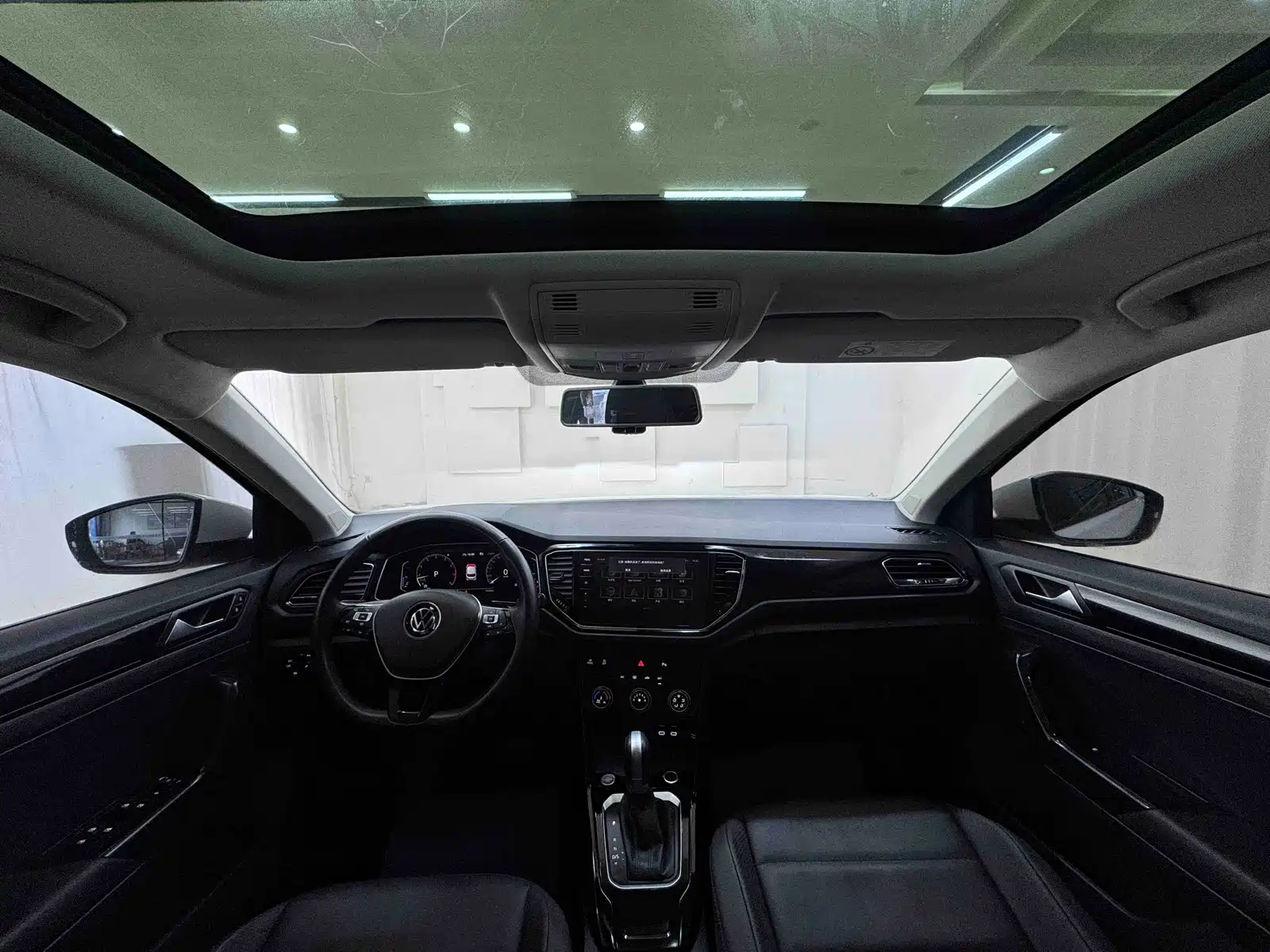 Фото 17 - Volkswagen T-ROC