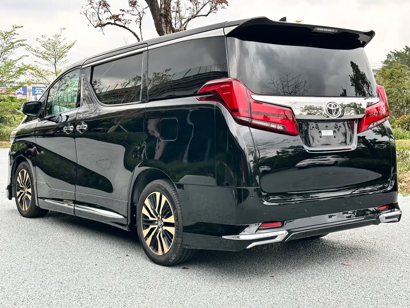 Toyota Alphard 2018 Facelift 3.5L Premium Edition фото 6