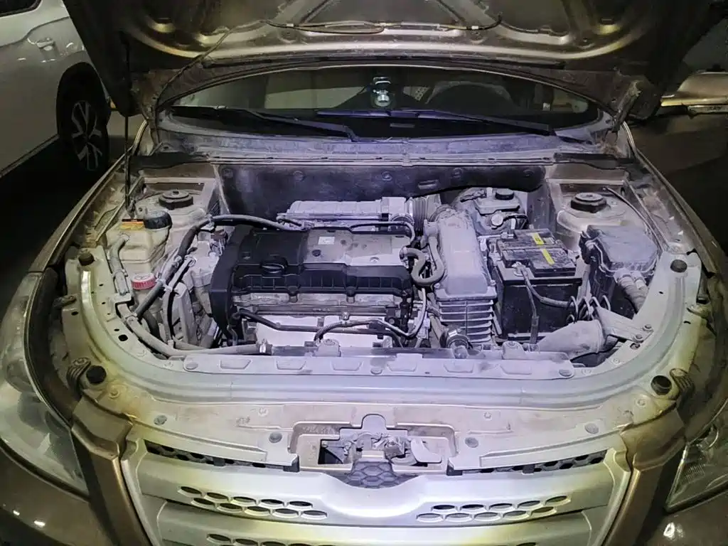 Dongfeng Aeolus Dongfeng Fengshen H30 2013 2012 CROSS 1.6L Automatic Premium