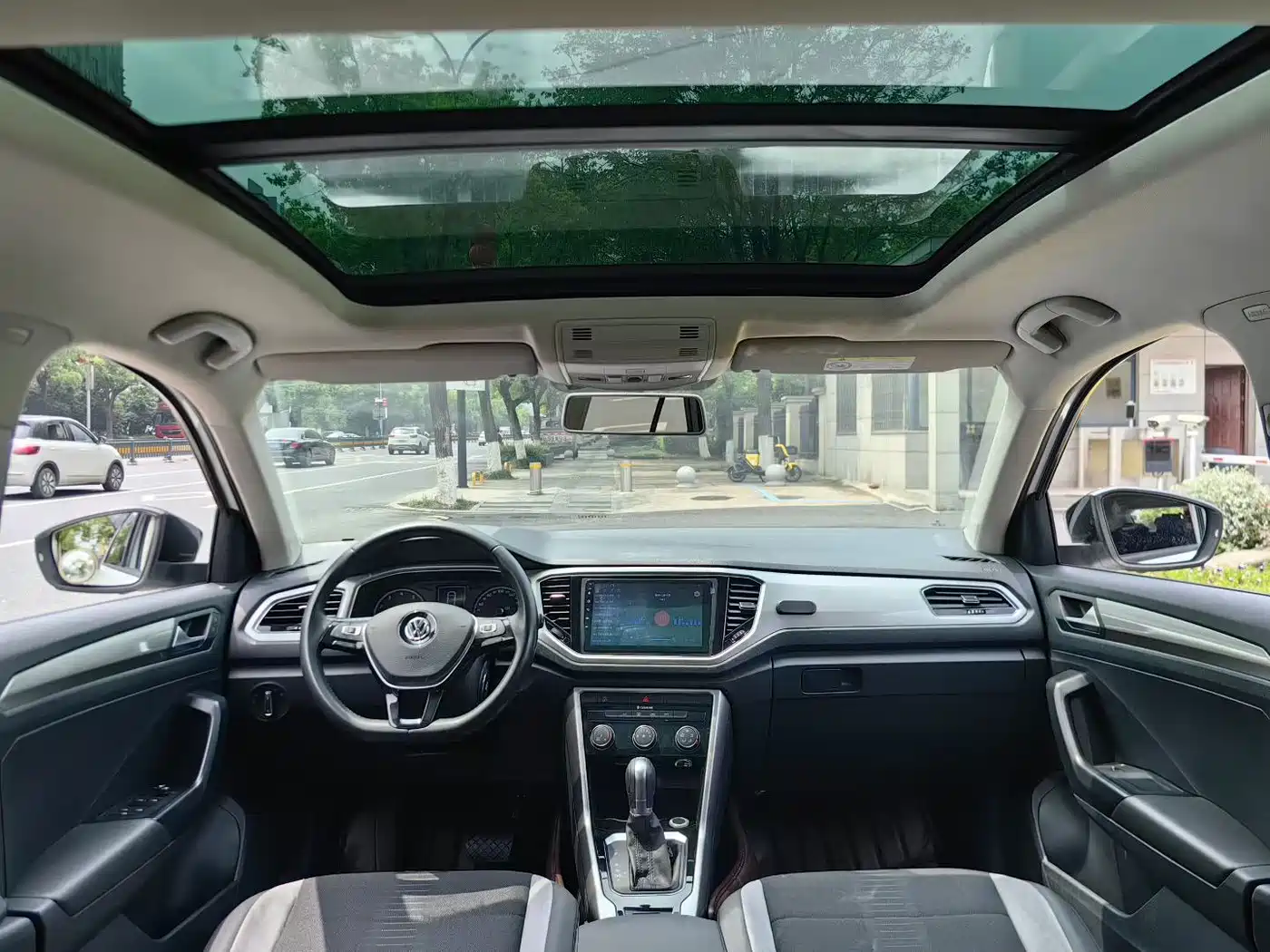 Volkswagen T-ROC 2018 230TSI DSG 2WD Progressive China V фото 5