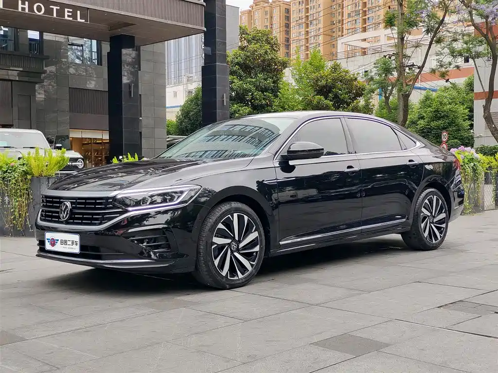 Volkswagen Passat 2024 380TSI Luxury