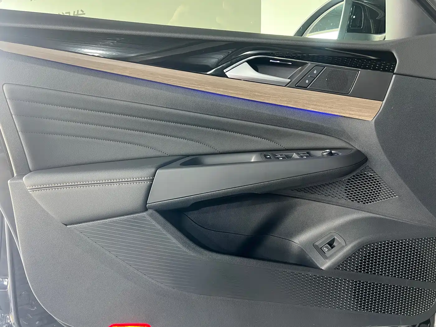 Volkswagen Passat 2020 Facelift 330TSI Luxury China VI фото 14