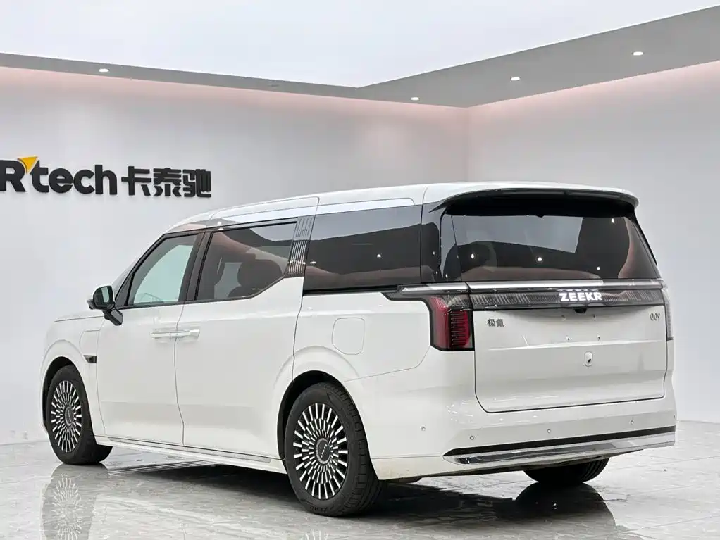 ZEEKR 009 2025 2024 7-Seat Aisle AWD Version 108kWh