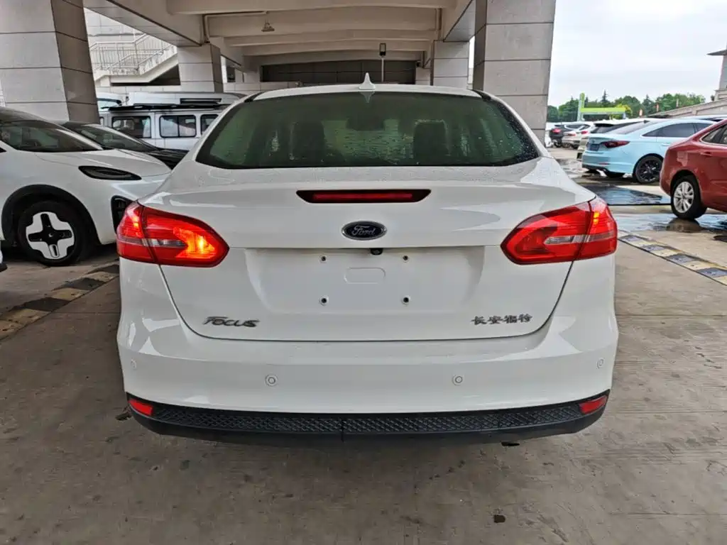 Фото 6 - Ford Focus
