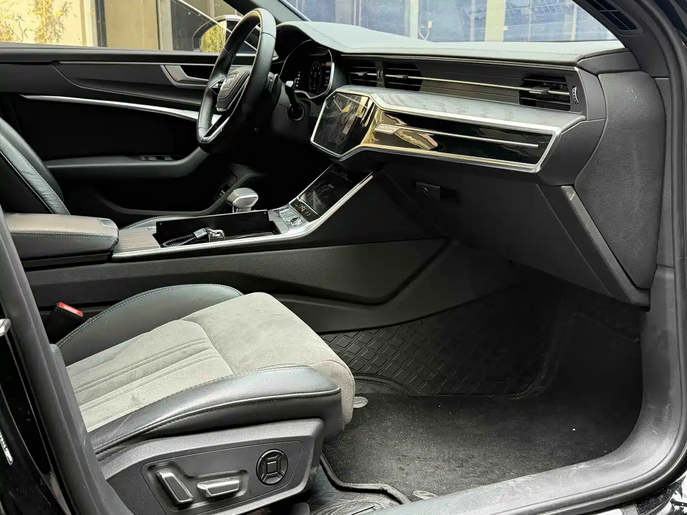 Audi A6L 2024 45 TFSI quattro Premium Dynamic фото 8