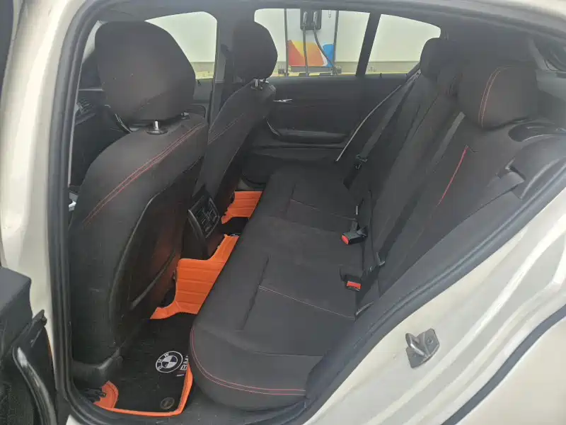 BMW 1 Series (Import) 2013 Facelift 118i Sport Model фото 7