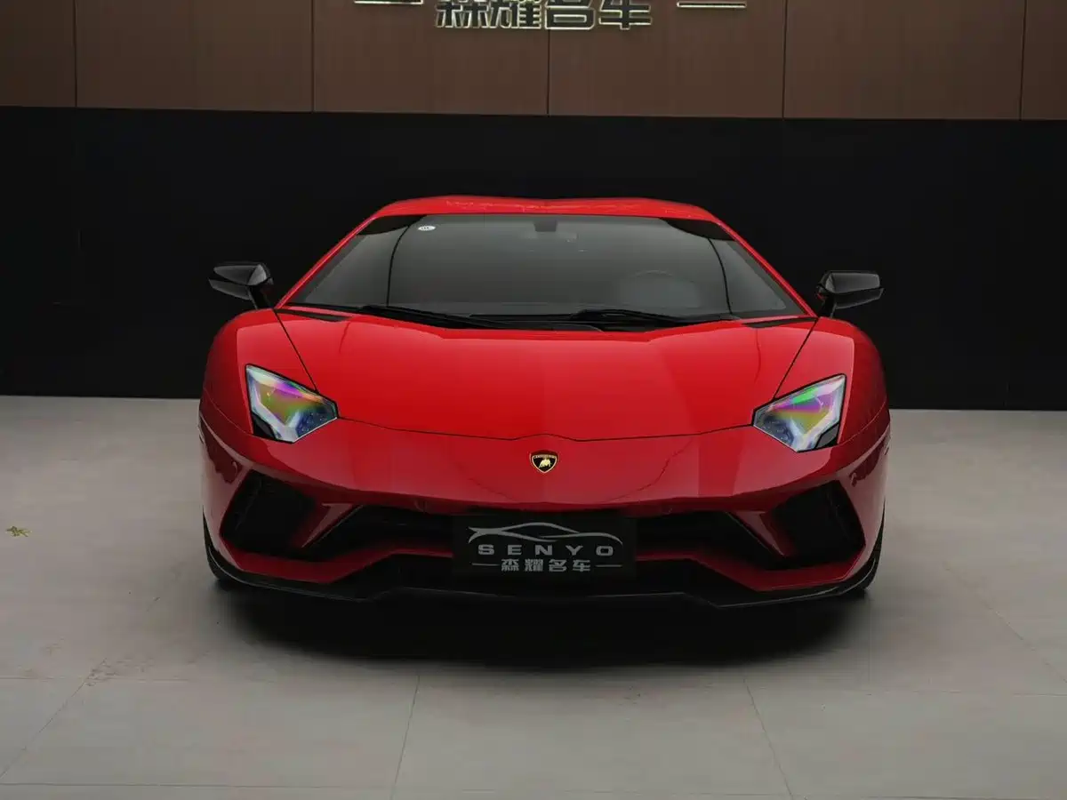 Фото 3 - Lamborghini Aventador
