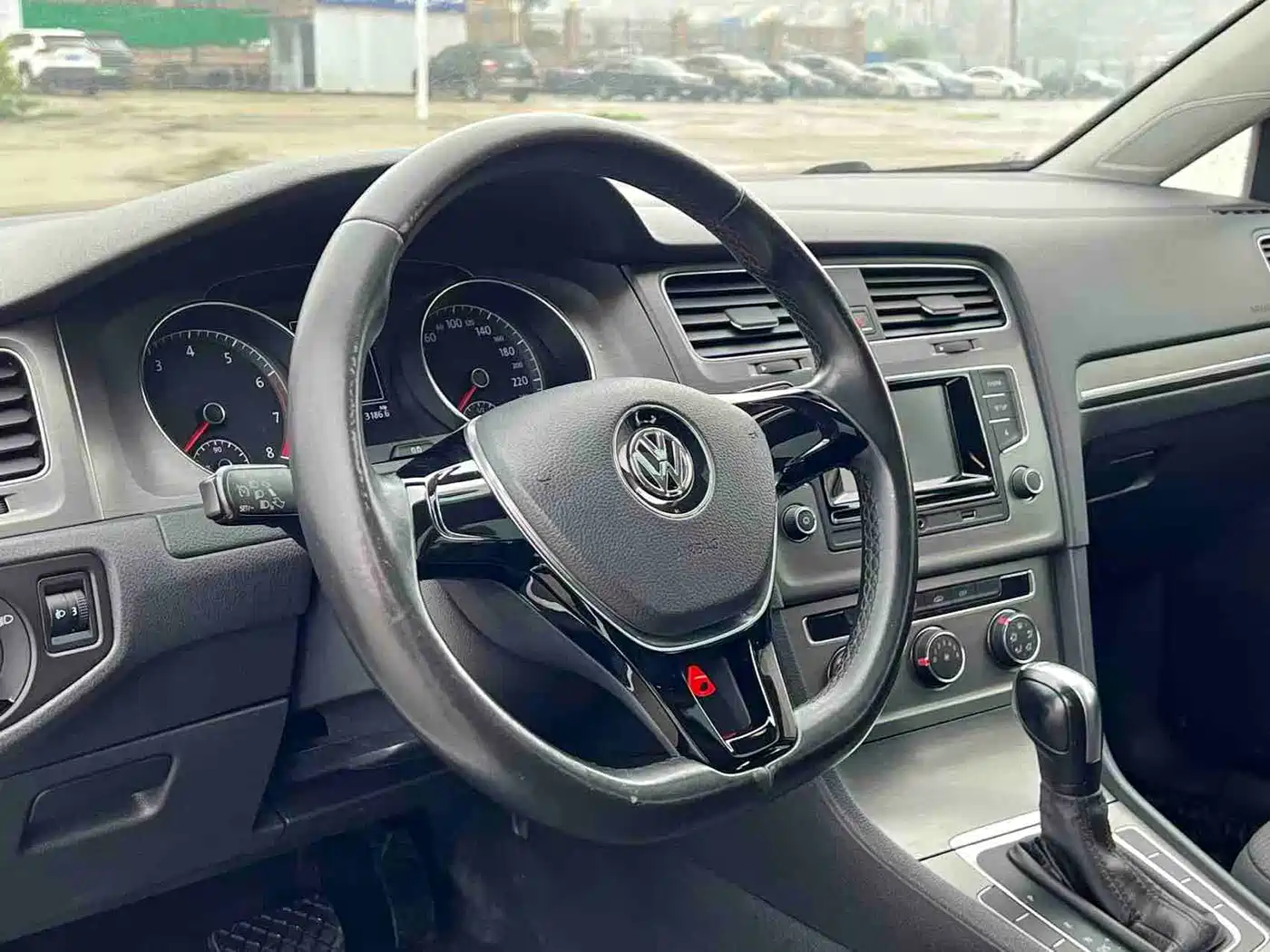 Volkswagen Golf 2016 230TSI Automatic Comfort фото 18