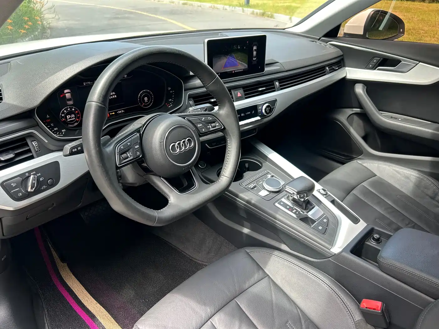 Фото 8 - Audi A4L
