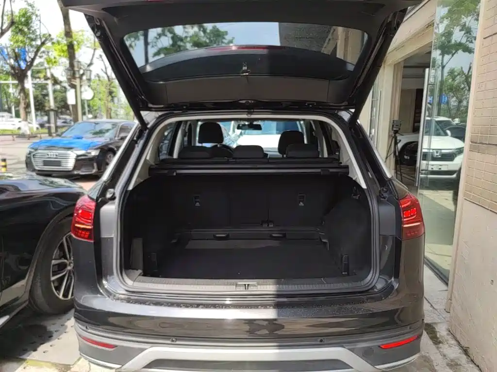 Volkswagen Tayron 2022 330TSI 2WD Luxury Smart Connect Edition фото 19