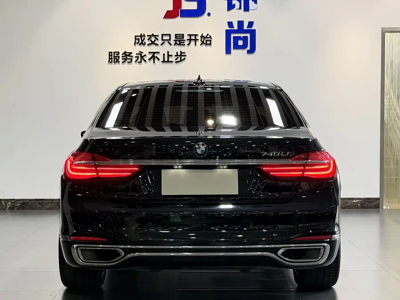 BMW 7 Series 2016 740Li Leading Edition фото 5
