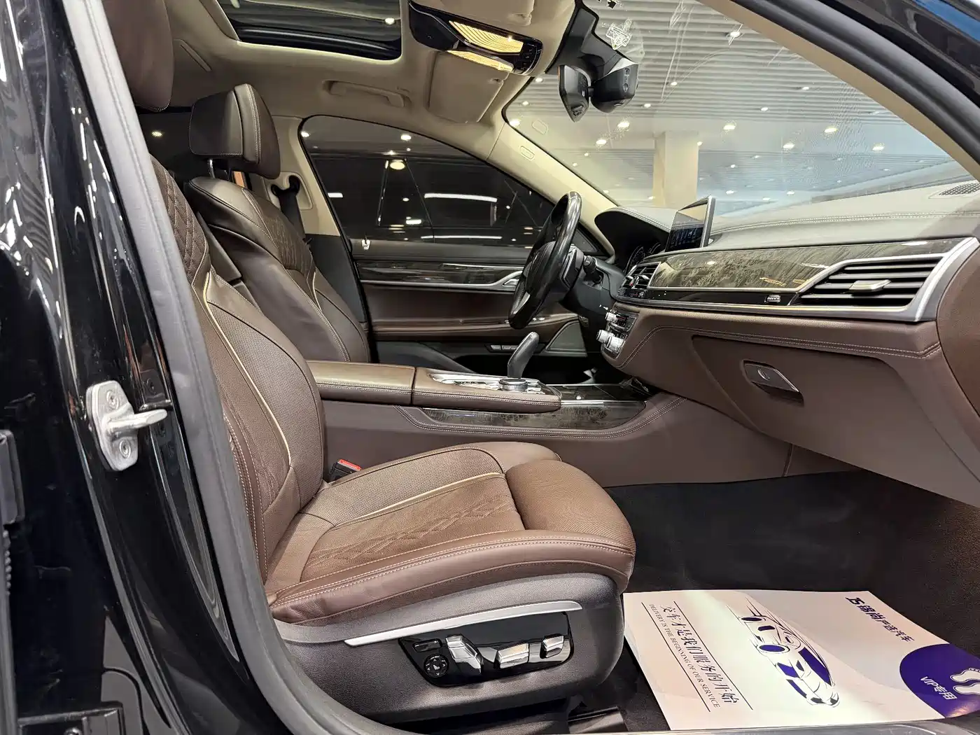 BMW 7 Series 2016 740Li Leading Edition фото 19