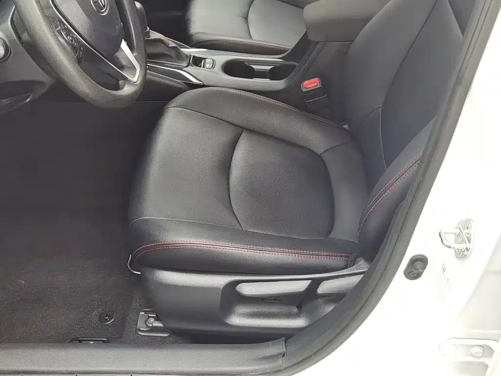 Фото 20 - Toyota Corolla