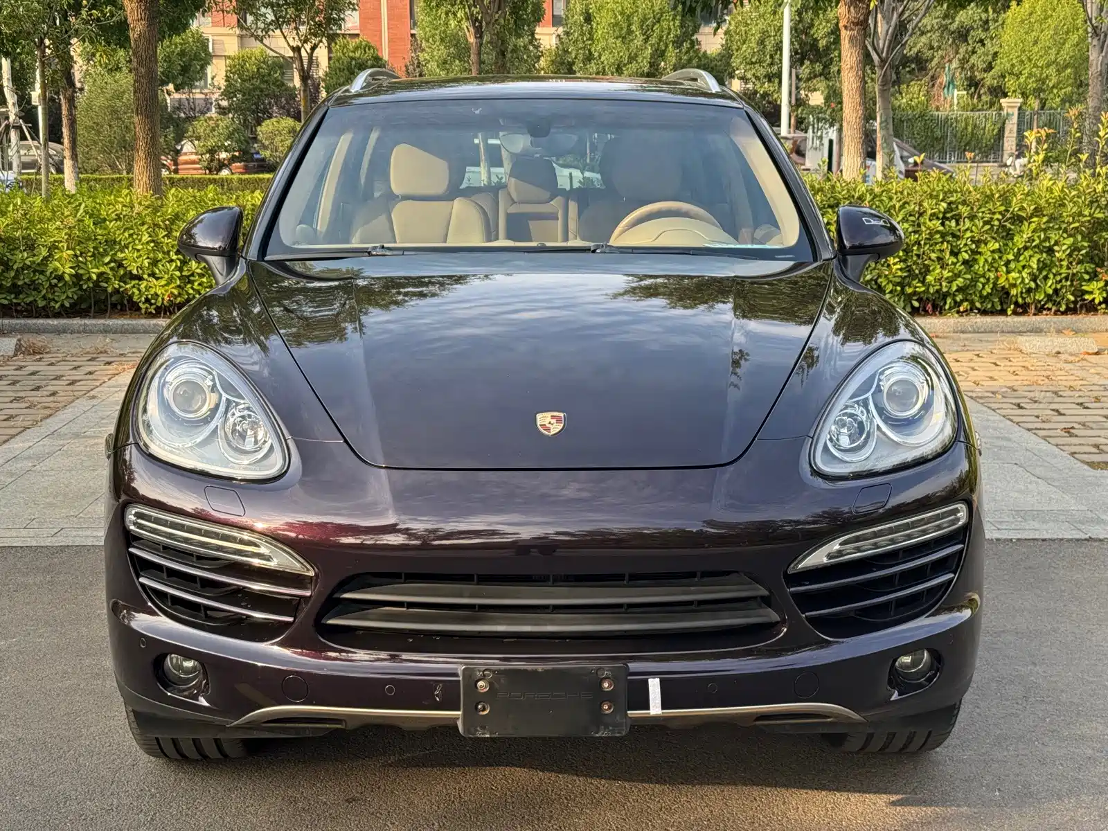 Photo 2 - Porsche Cayenne