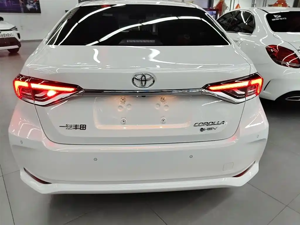 Toyota Corolla 2024 Model 1.8L Smart Hybrid Elite Edition фото 6