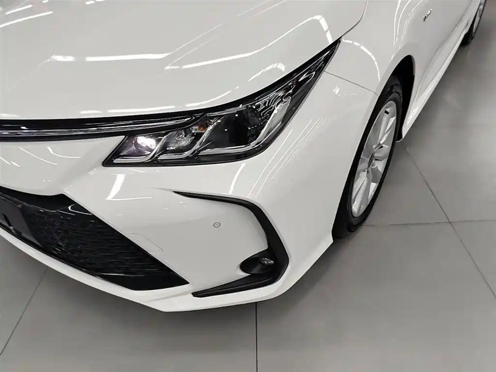 Toyota Corolla 2024 Model 1.8L Smart Hybrid Elite Edition фото 24