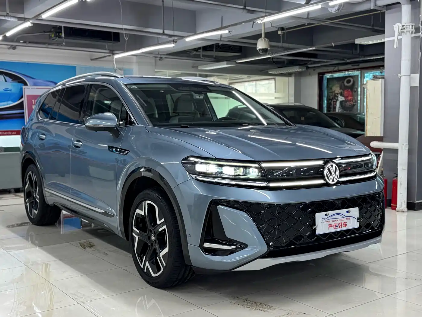 Volkswagen Talagon 2025 450TSI R-Line 6-Seater фото 3
