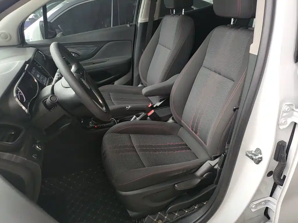 Фото 15 - Buick Encore