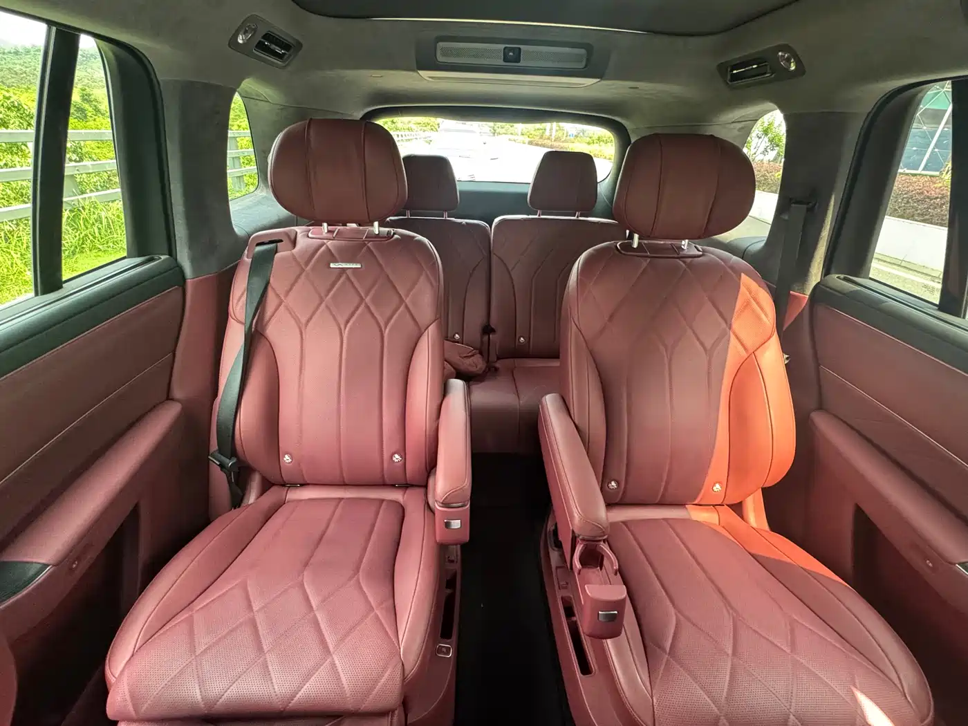 AITO Wenjie AITO M8 2025 Extended Range Ultra 53.4kWh 6-Seater фото 11