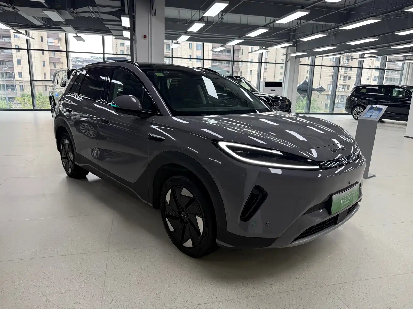 Фото 3 - BYD Hai Shi 05 EV